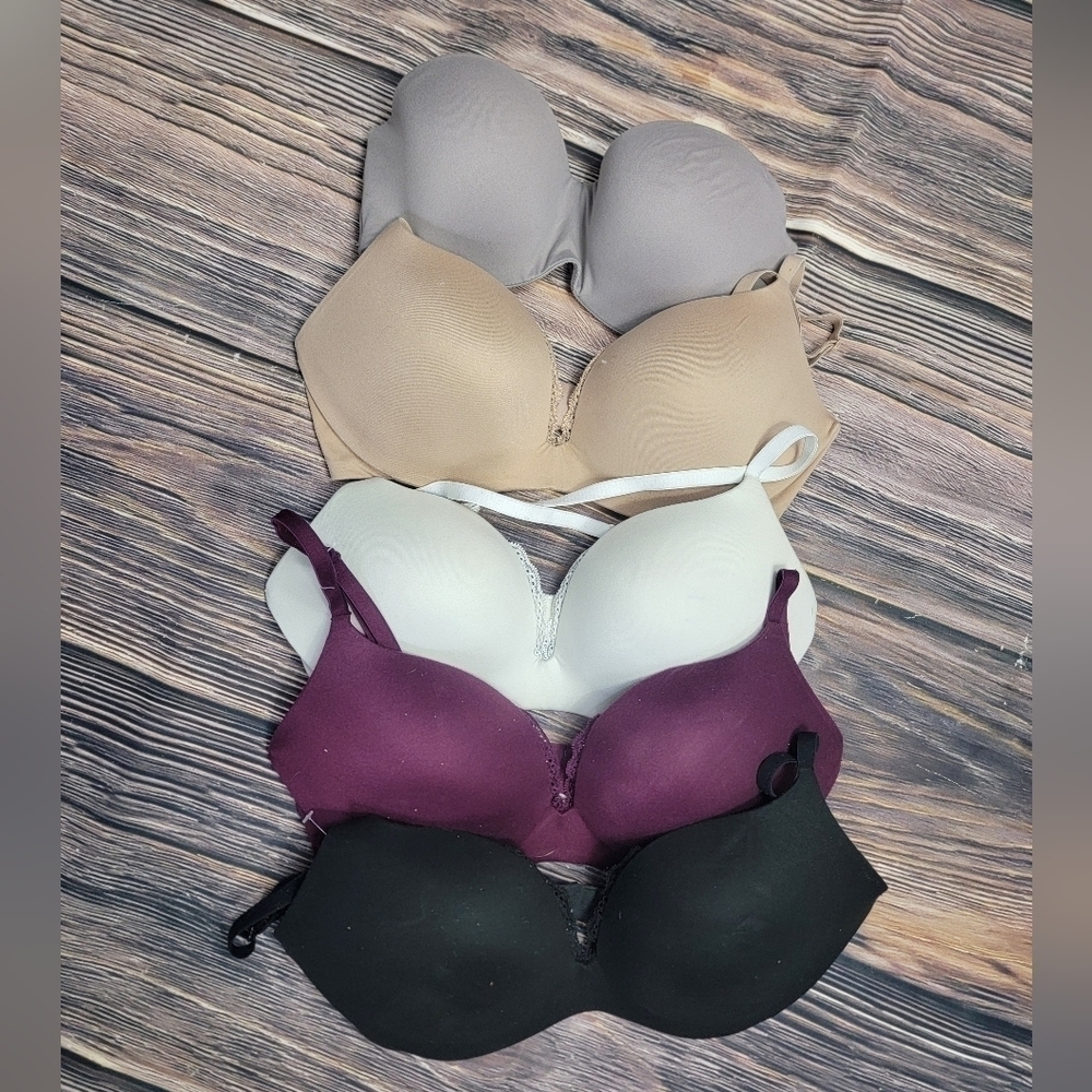 Womens Victoria Secret 32D bra lot